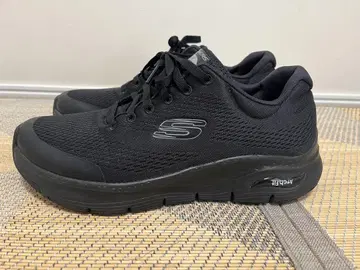 SKECHERS ArchFit Air Cooled EXTRA WIDE