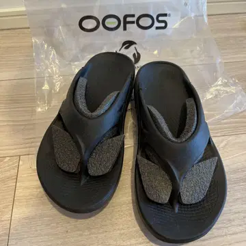 OOFOS 블랙 플립플랍 23cm