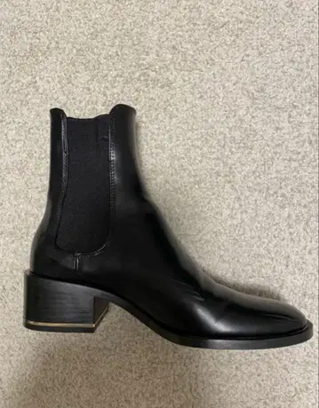 [새상품급] ZARA 플랫 앵클부츠 부츠