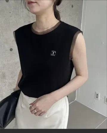 카프리슈 레마쥬 1 포인트 슬리브리스 티셔츠 블랙
