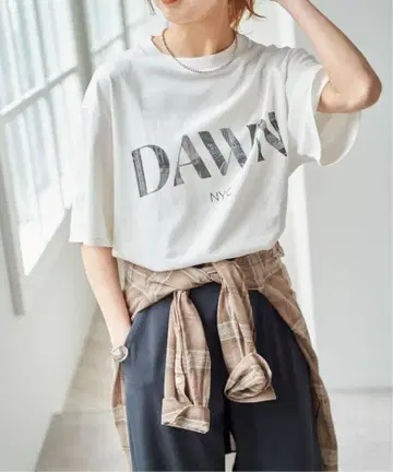 Spick and Span 로고 포토 빅 TEE