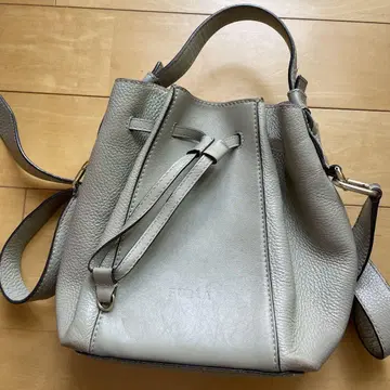 FURLA 그레이 가죽 숄더백