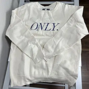 ONLY.NY 온리 뉴욕 아이보리 트레이너 긴팔
