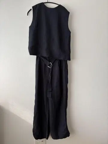 미라 오웬 셋업 린넨 슬리브리스