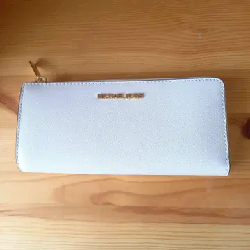 MICHAEL KORS 화이트 장지갑