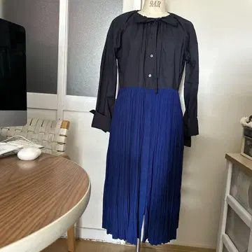 IN PROCESS 네이비/블루 플리츠 원피스 긴팔