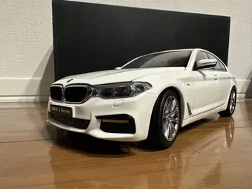 교쇼 1/18 BMW 5 시리즈 G30 화이트 5 Series