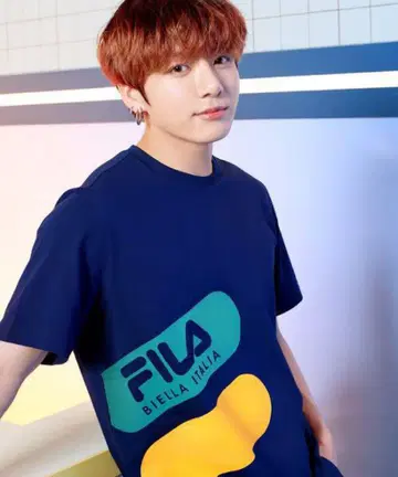 FILA BTS 착용 티셔츠