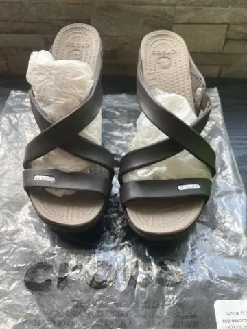Crocs 미사용 새상품 사이프러스 에스프레소 힐 9cm 샌들 6 사이즈