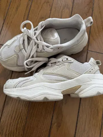 Reebok FW6351 화이트 스니커즈 23cm
