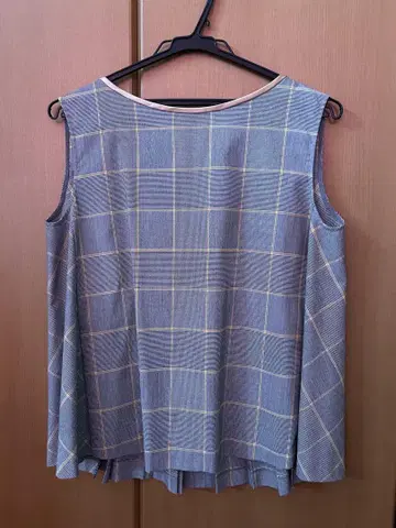 BRAHMIN 슬리브리스 상의