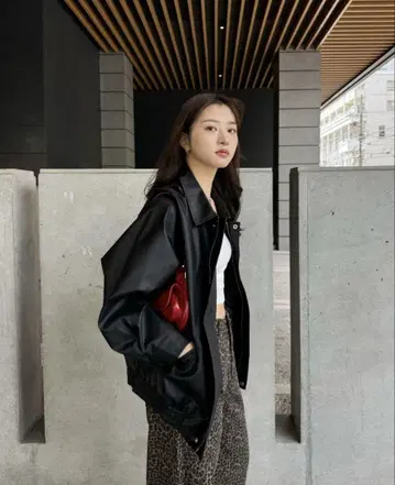 [SENDOO] 레더 터치 포켓 재킷 블랙