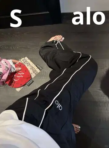 ALO yoga 도파민 드로코드 퀵 드라이 스포츠 팬츠 S
