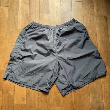 BEAMS plus 나일론 숏팬츠 L