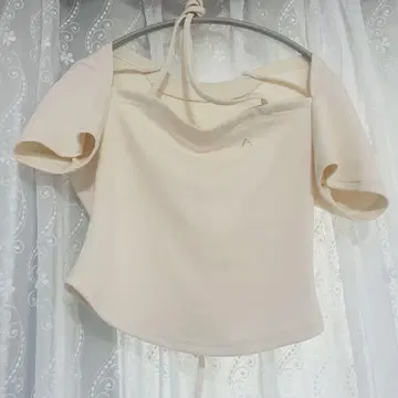 andmary 앤드마리 윙크 초커 상의