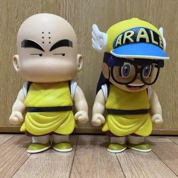 Dr. 슬럼프 아라레짱 크리링 피규어 세트