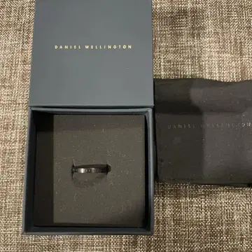 다니엘 웰링턴 DANIELWELLINGTON 블랙링 블랙 반지