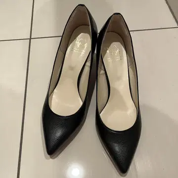 25.0cm 낙타양화점 포인티드 토 펌프스 블랙
