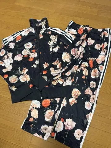 adidas 플라워 프린트 저지 셋업 S 사이즈