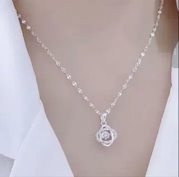 실버 하트형 댄싱 지르코니아 펜던트 목걸이