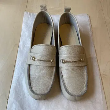 Artemis Diana 로퍼 베이지 23.5cm 새상품급