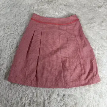 OFUON (오프온) 허리 라인 턱 사다리꼴 스커트