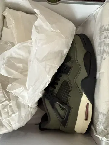 undefeated x AIR JORDAN 4 RETRO OG SP 26