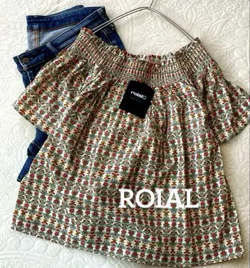 택 포함 새상품 ROIAL 셔링 오프숄더 스모크 블라우스