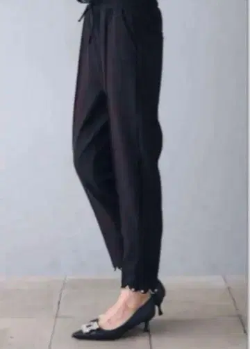 멜로 스캘럽 펄 팬츠 Frene 플라네 동일 모델 블랙 심플