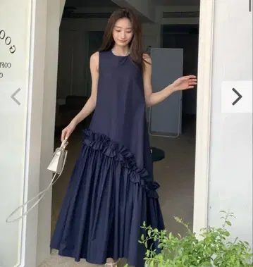 미사용 새상품 프릴 A라인 롱 원피스 네이비