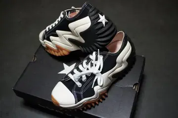 미사용 새상품 컨버스 런스타 모션 24.5cm