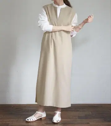 새상품급 슬로브 이에나 주름이 잘 가지 않는 키넥 점프스커트