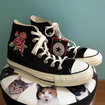 CONVERSE ALL STAR 장미 자수 블랙 하이컷 스니커즈