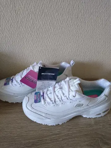 SKECHERS 디라이트 메모리폼 스니커즈 화이트