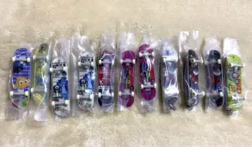 디즈니 픽사 미니 스케이트보드 볼체인 키링 11점 미개봉