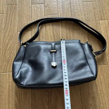 grove 블랙 합성 피혁 숄더백