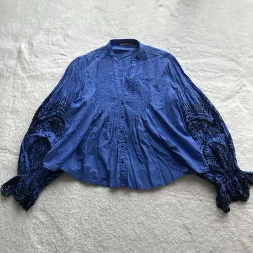 ZARA WOMAN 핀턱 컷워크 레이스 블라우스 볼륨 슬리브