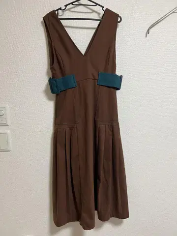레디아젤 배색 사이드 플리츠 점프 스커트