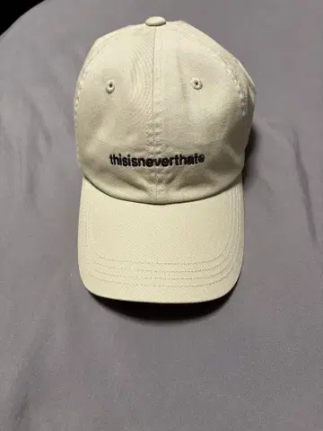 thisisneverthat 베이지 T-Logo 캡