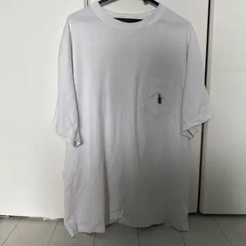 XLARGE 화이트 티셔츠