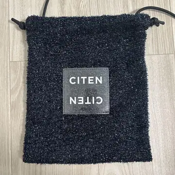 CITEN 반짝이 니트 클리어 로고 복조리 숄더