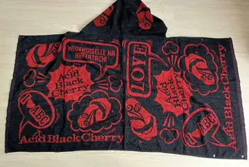 Acid Black Cherry 후드 부착 타월