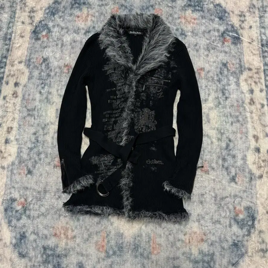 In the Attic 00s Archive Vkei Cardigan on Bunjang Global Site.