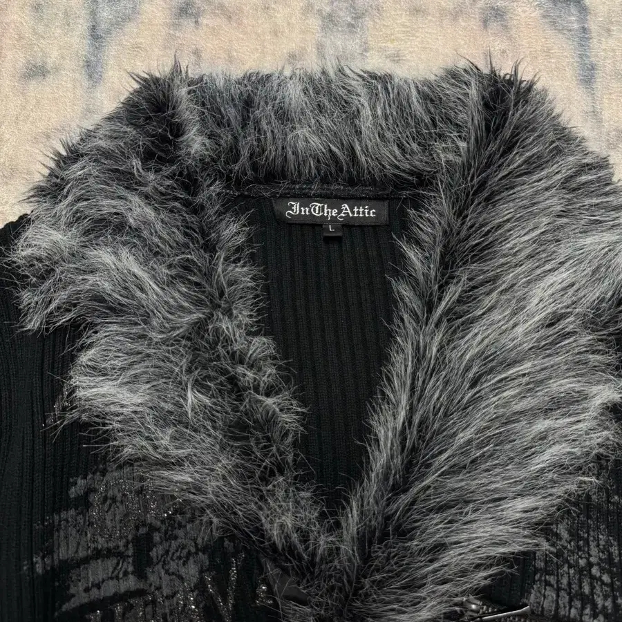 In the Attic 00s Archive Vkei Cardigan on Bunjang Global Site.