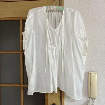 어반 리서치 린넨 개더 블라우스