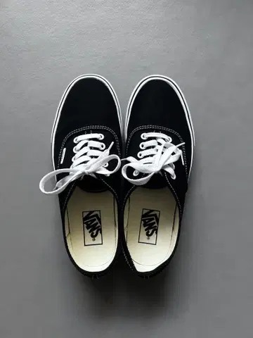 VANS AUTHENTIC 반스 어센틱 블랙 26.0cm