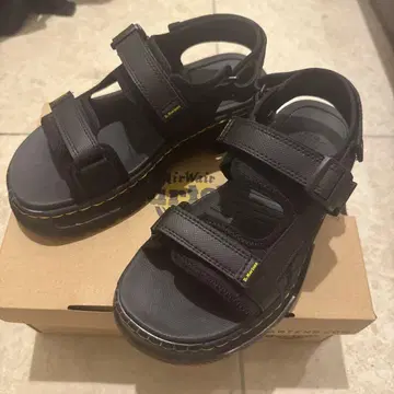 Dr. Martens 샌들 포스터 거의 미사용 UK5