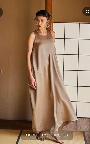 OMMO SATIN DRAPE OP 36 베이지