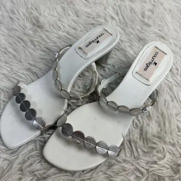 미사용감 courtages 화이트 샌들 메탈릭 디스크