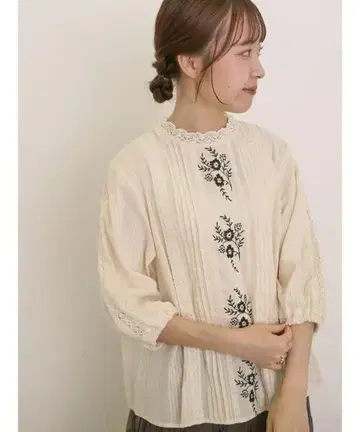사만사 모스모스 블라우스 플라워 무늬 자수 레이스 블라우스 아이보리